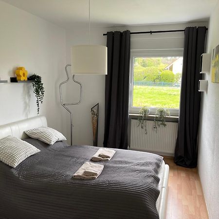 Me Homes - Grosse Moderne Designer-Wohnung Fuer Urlaub Und Business - Mit Kueche, Buero, Balkon Und 2 Parkplaetzen Bayreuth Ngoại thất bức ảnh