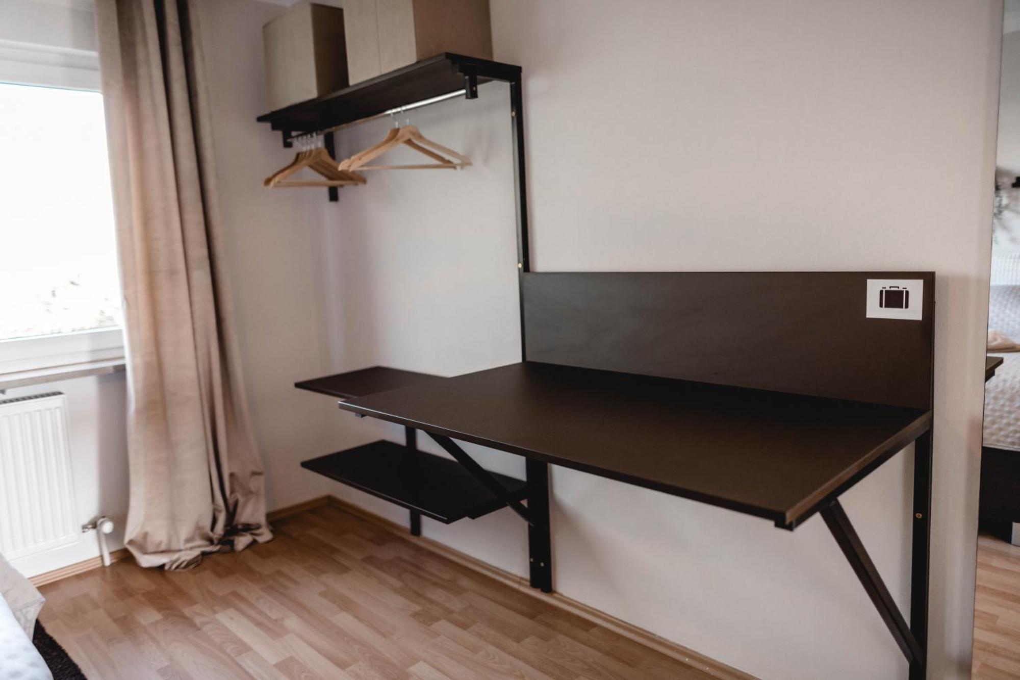 Me Homes - Grosse Moderne Designer-Wohnung Fuer Urlaub Und Business - Mit Kueche, Buero, Balkon Und 2 Parkplaetzen Bayreuth Ngoại thất bức ảnh